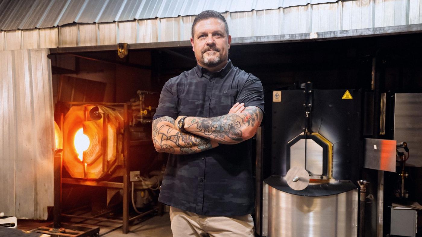 Steve standing in front of a glowing furnace